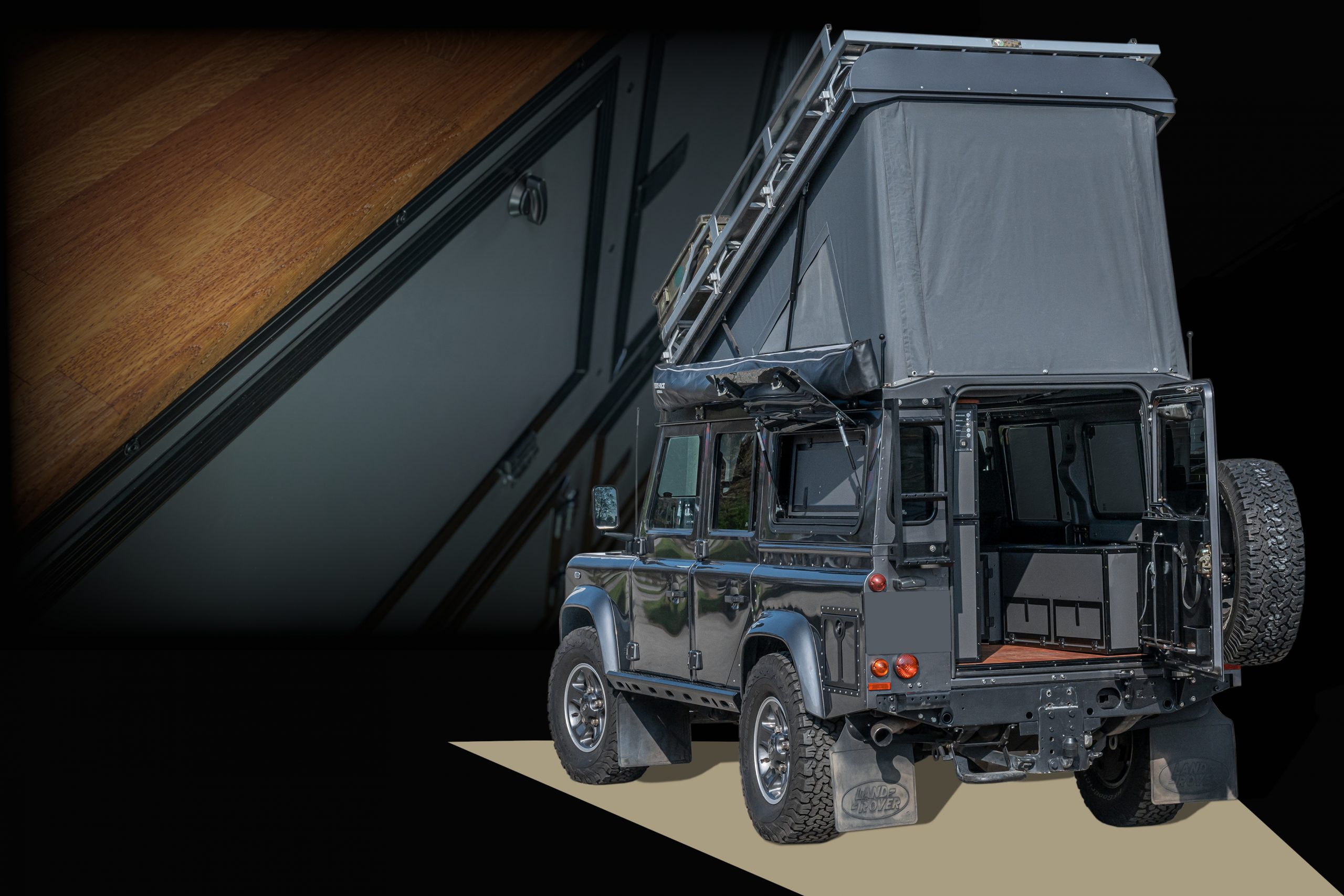Land Rover Defender mit Hubdach LAAVU und Sonder-Innenausbau